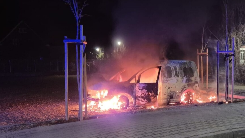 Dozór Policji za podpalenie samochodu w Resku