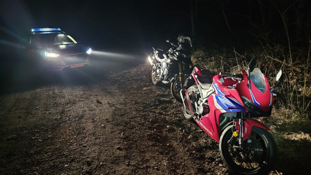 Dwa skradzione w Niemczech motocykle odnalezione w lesie pod Reskiem