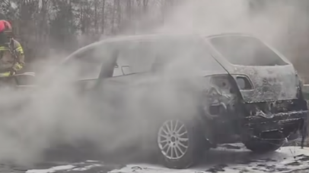 Pożar auta na S3 pod Goleniowem. Utrudnienia w ruchu