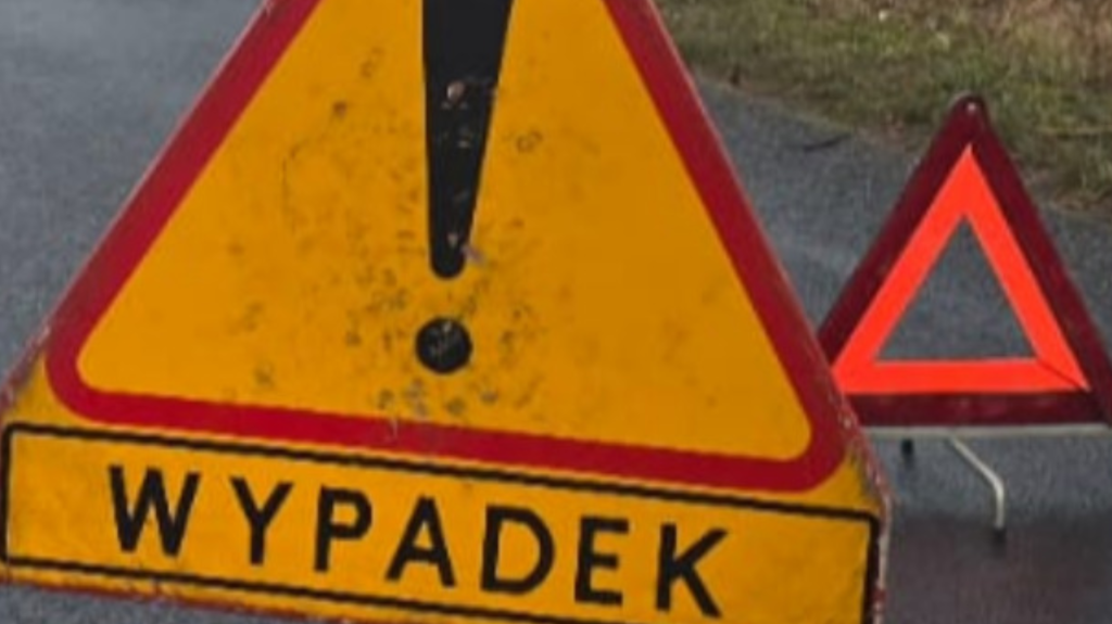 DK-20. Siemczyno. Zderzenie osobówki i ciężarówki