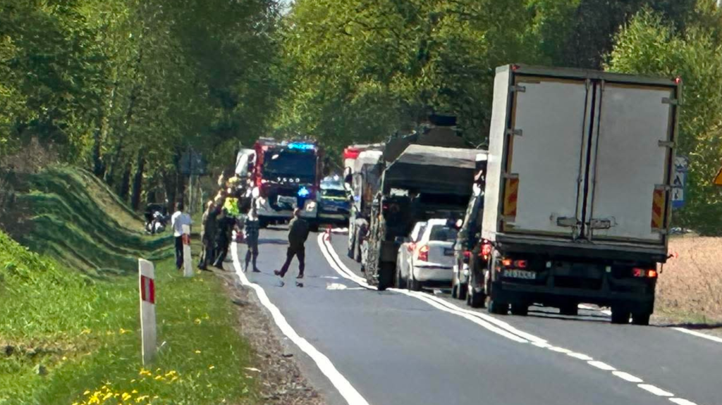 DK20 zablokowana po zderzeniu motocykla z autem