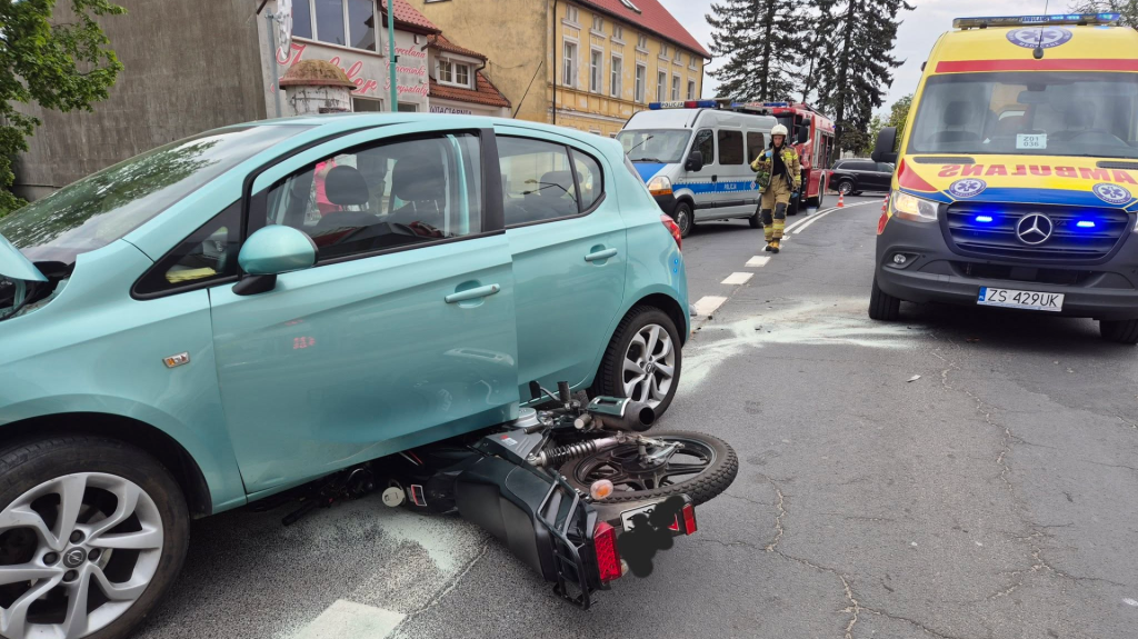 Zderzenie samochodu osobowego z motocyklem w Wolinie