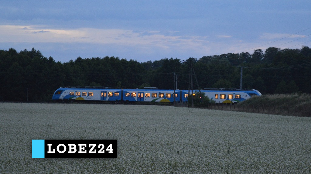 Łobez. Pociąg potrącił pieszego. Nie żyje 18 latek
