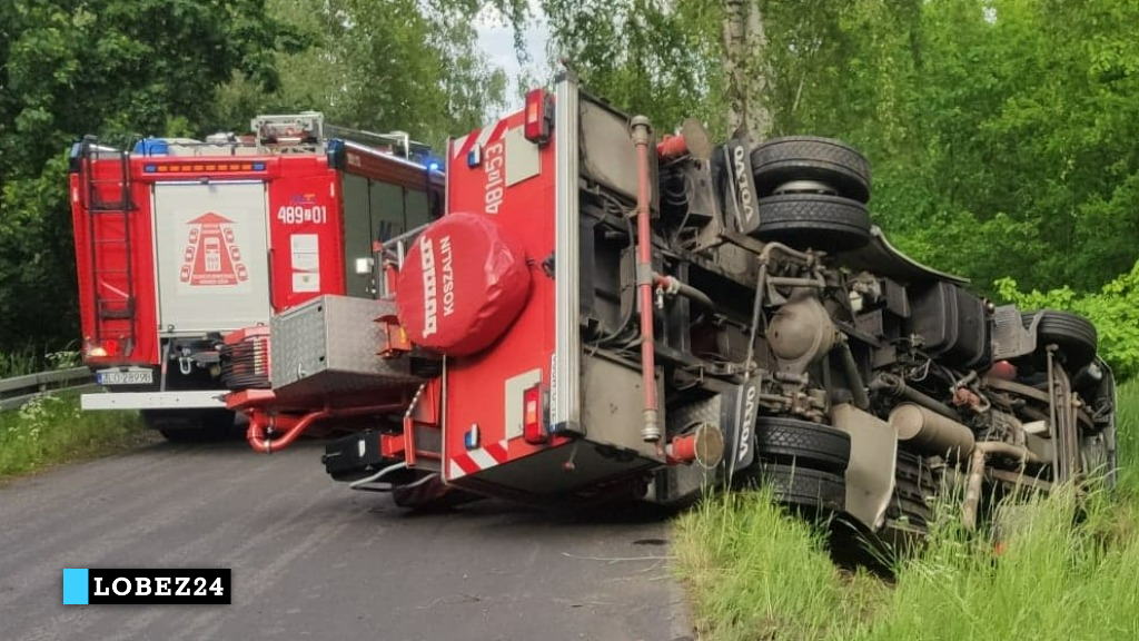 strazacy-z-lobza-mieli-wypadek-na-szczescie-nikomu-nic-powaznego-sie-nie-stalo Strażacy z Łobza mieli wypadek. Na szczęście nikomu nic poważnego się nie stało