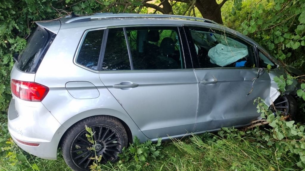 Radowo Małe. Dachowało auto