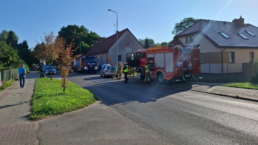 volkswagen-uderzyl-w-latarnie-w-bialogardzie Volkswagen uderzył w latarnię w Białogardzie