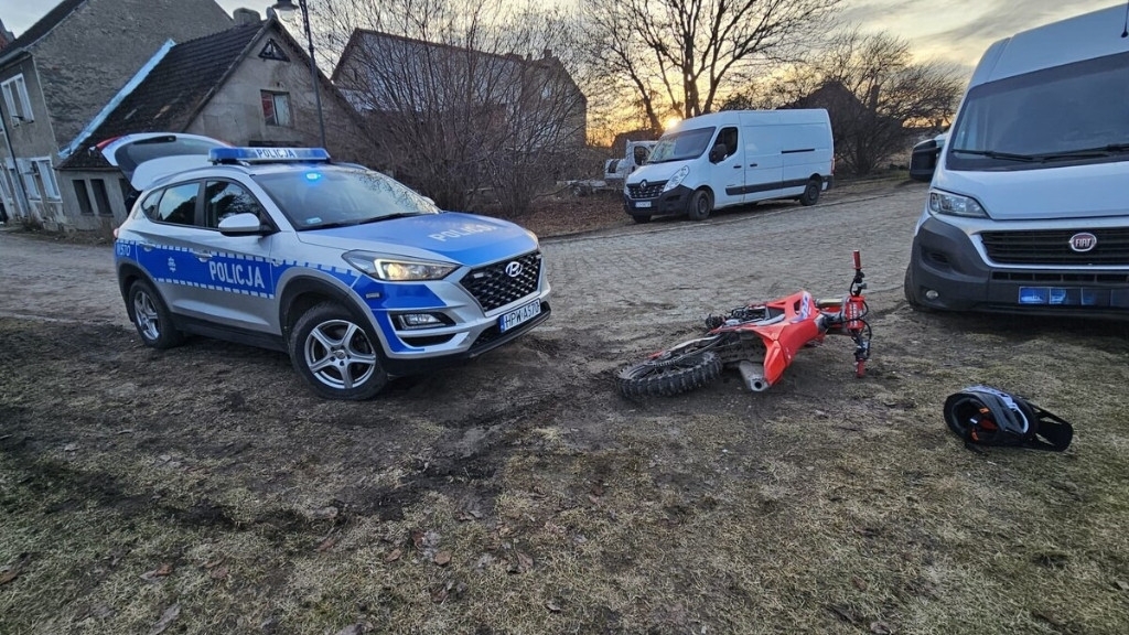 15-latek uciekał przed policją w Resku. Doprowadził do kolizji z radiowozem