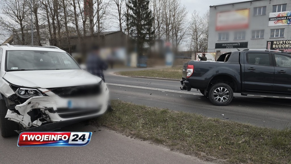 Kolizja na Słowiańskiej w Koszalinie. Zderzyły się cztery pojazdy