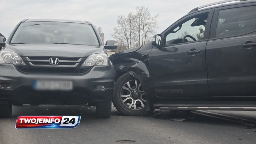 Kolizja na Słowiańskiej w Koszalinie. Zderzyły się cztery pojazdy