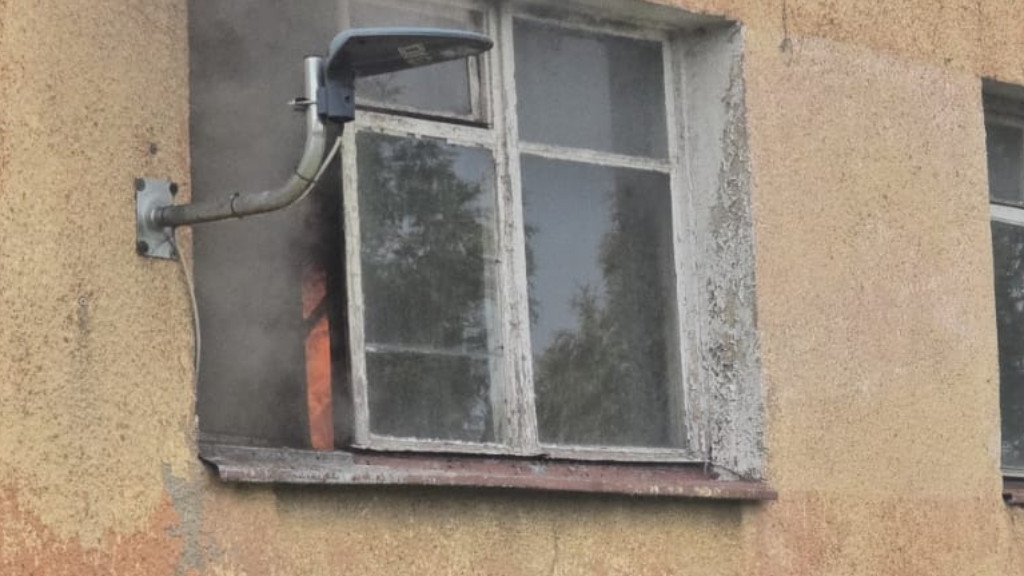 Pożar mieszkania. Dwie osoby poszkodowane