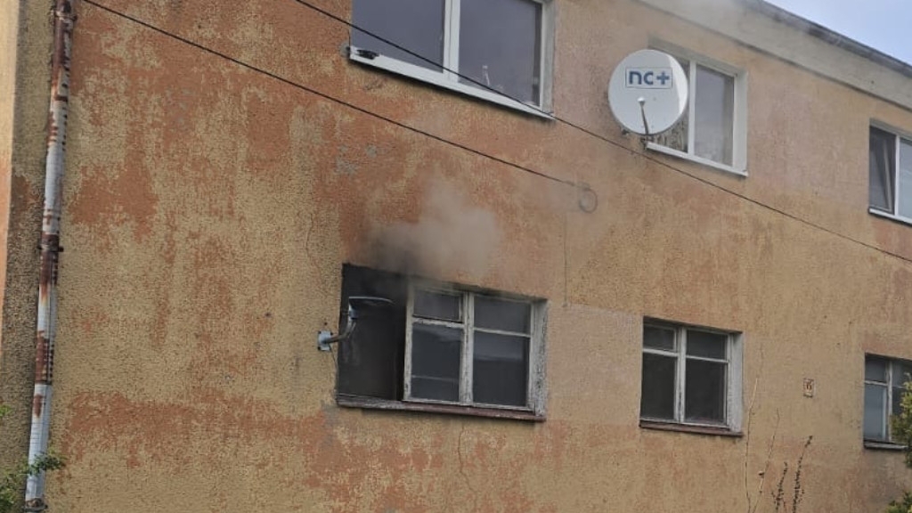 Pożar mieszkania. Dwie osoby poszkodowane