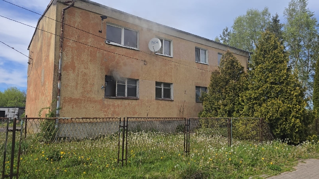 Pożar mieszkania. Dwie osoby poszkodowane