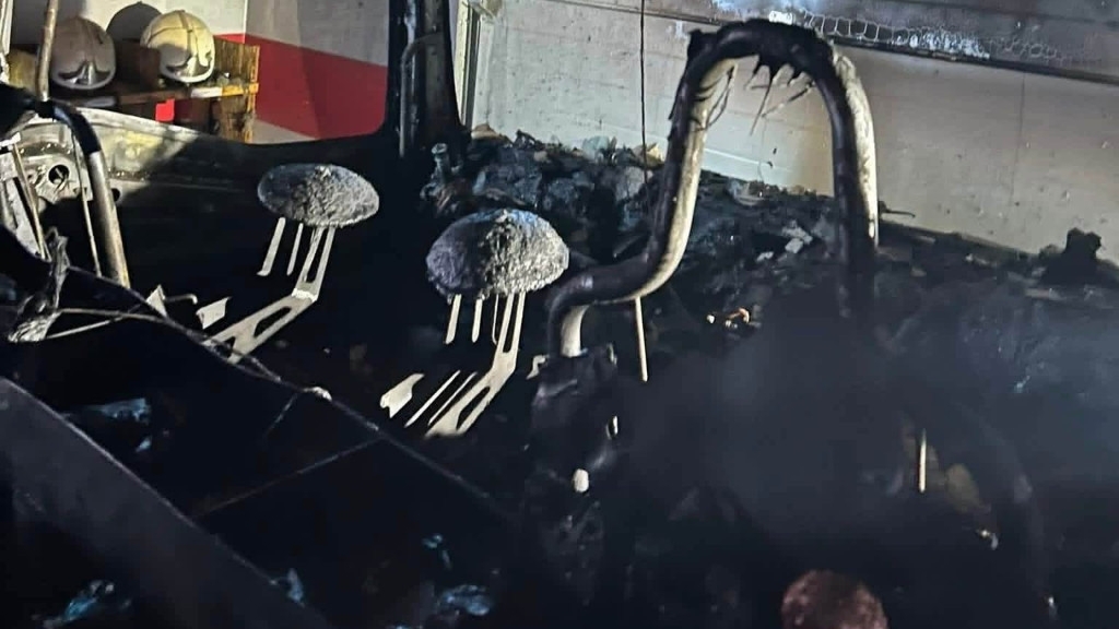 Pożar remizy OSP w Witnicy. Spłonęła kabina samochodu ratowniczo-gaśniczego