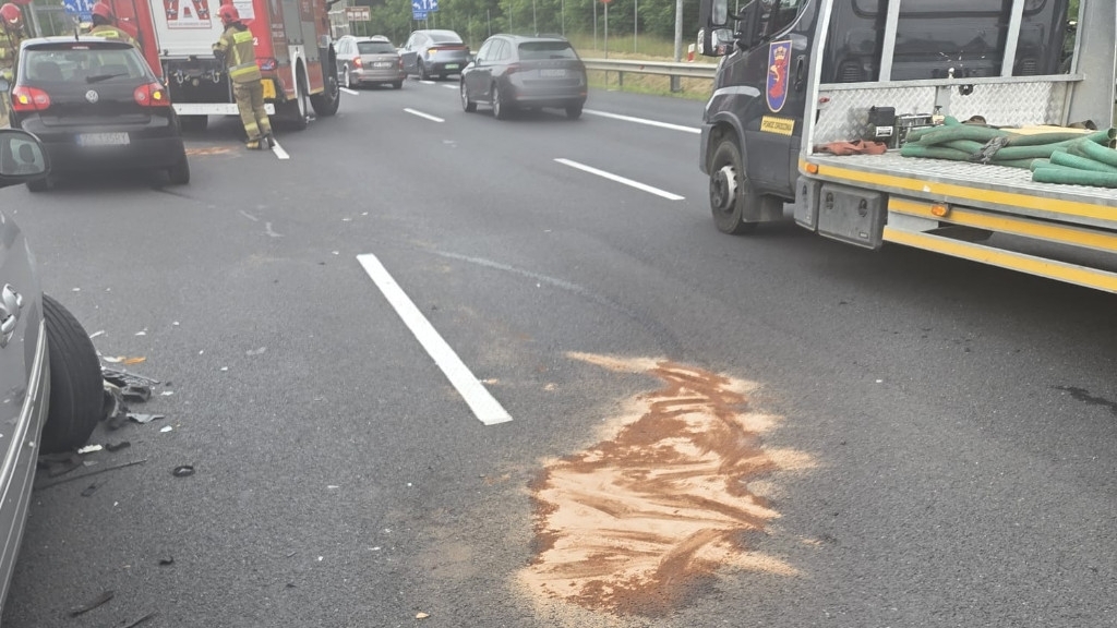 Kolizja na zjeździe z A6/S3 do Szczecina – zablokowane dwa pasy, tworzy się korek
