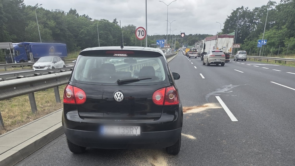 Kolizja na zjeździe z A6/S3 do Szczecina – zablokowane dwa pasy, tworzy się korek