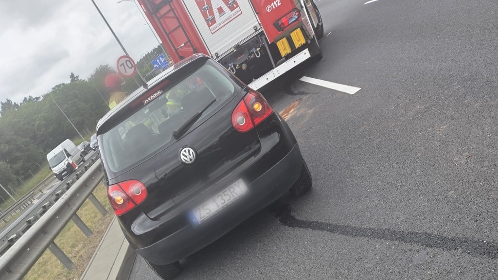 Kolizja na zjeździe z A6/S3 do Szczecina – zablokowane dwa pasy, tworzy się korek