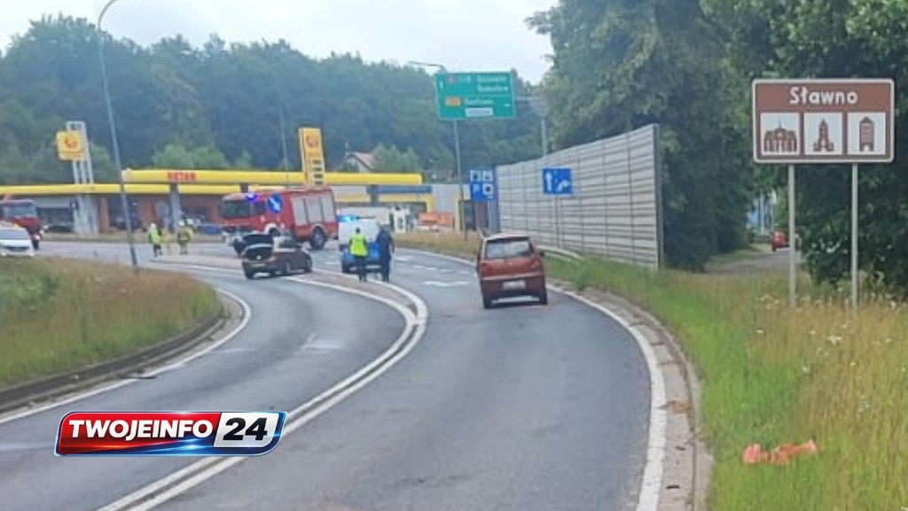 Matiz zderzył się z ciężarówką w Warszkowie. 52-latek trafił do szpitala