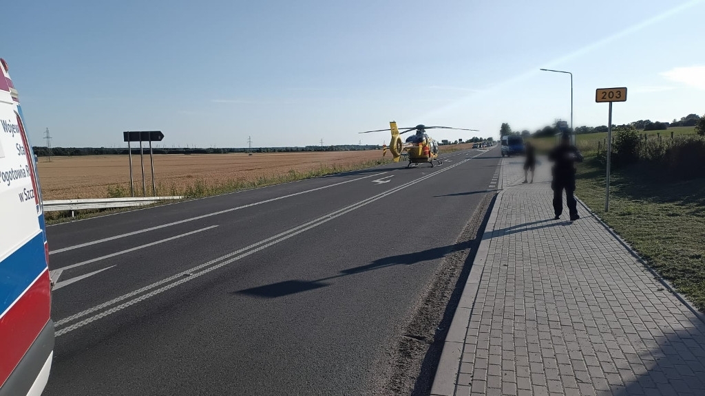 Motocyklista ranny po zderzeniu z pojazdem pomocy drogowej pod Darłowem