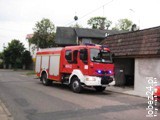 Strażacy usuwają gniazdo os na ul. Ogrodowej, a wcześniej gasili śmieci w Przemysławiu